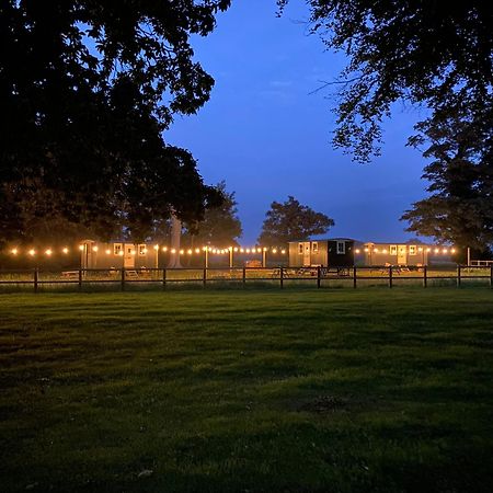 The Shepherds Huts & The Well Lodge At Ormesby Manor Ormesby Saint Michael Εξωτερικό φωτογραφία