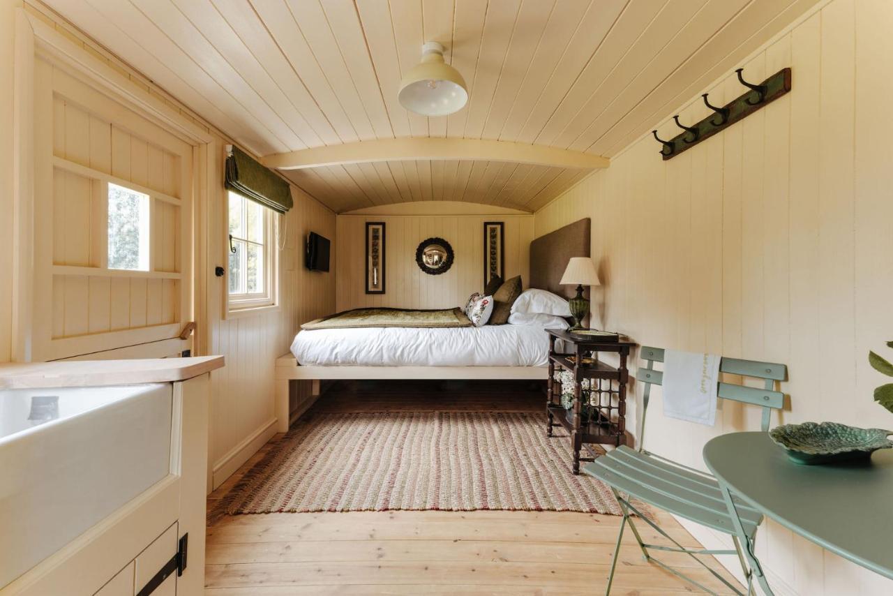 The Shepherds Huts & The Well Lodge At Ormesby Manor Ormesby Saint Michael Εξωτερικό φωτογραφία